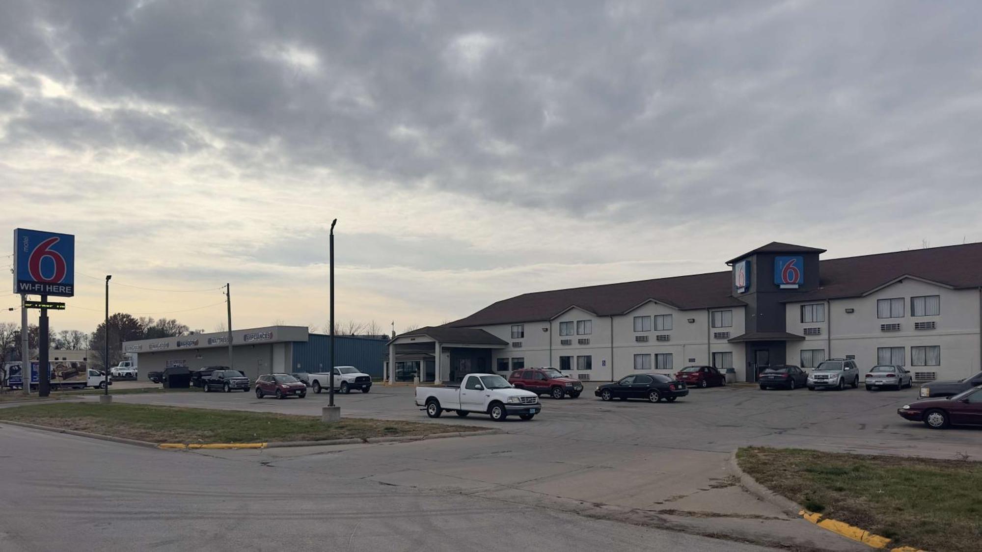 Motel 6-Waterloo, Ia Dış mekan fotoğraf