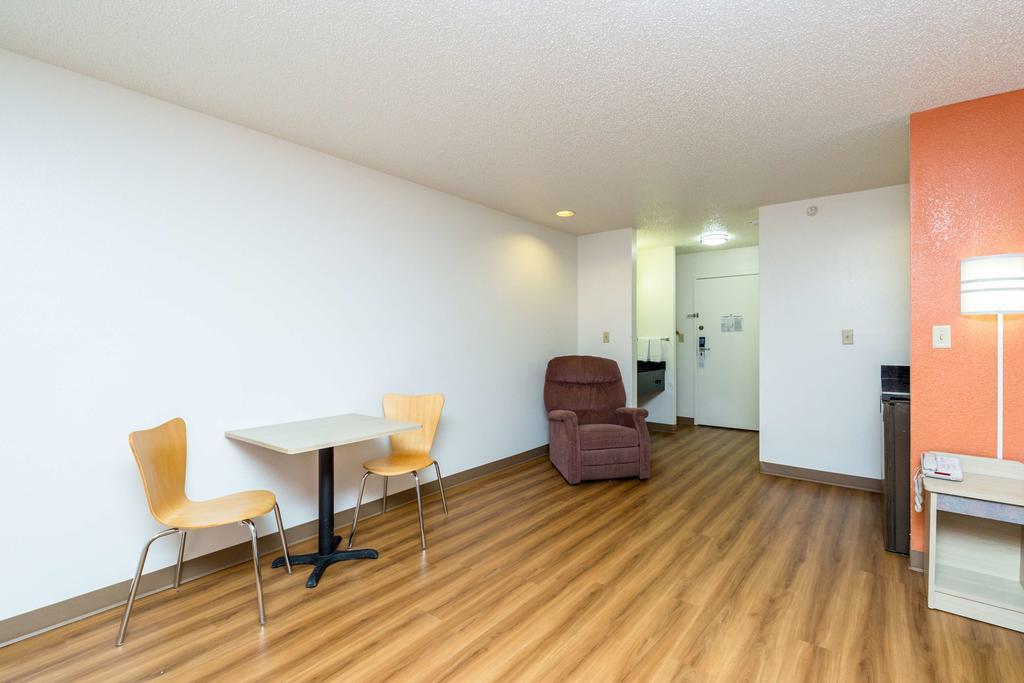 Motel 6-Waterloo, Ia Dış mekan fotoğraf