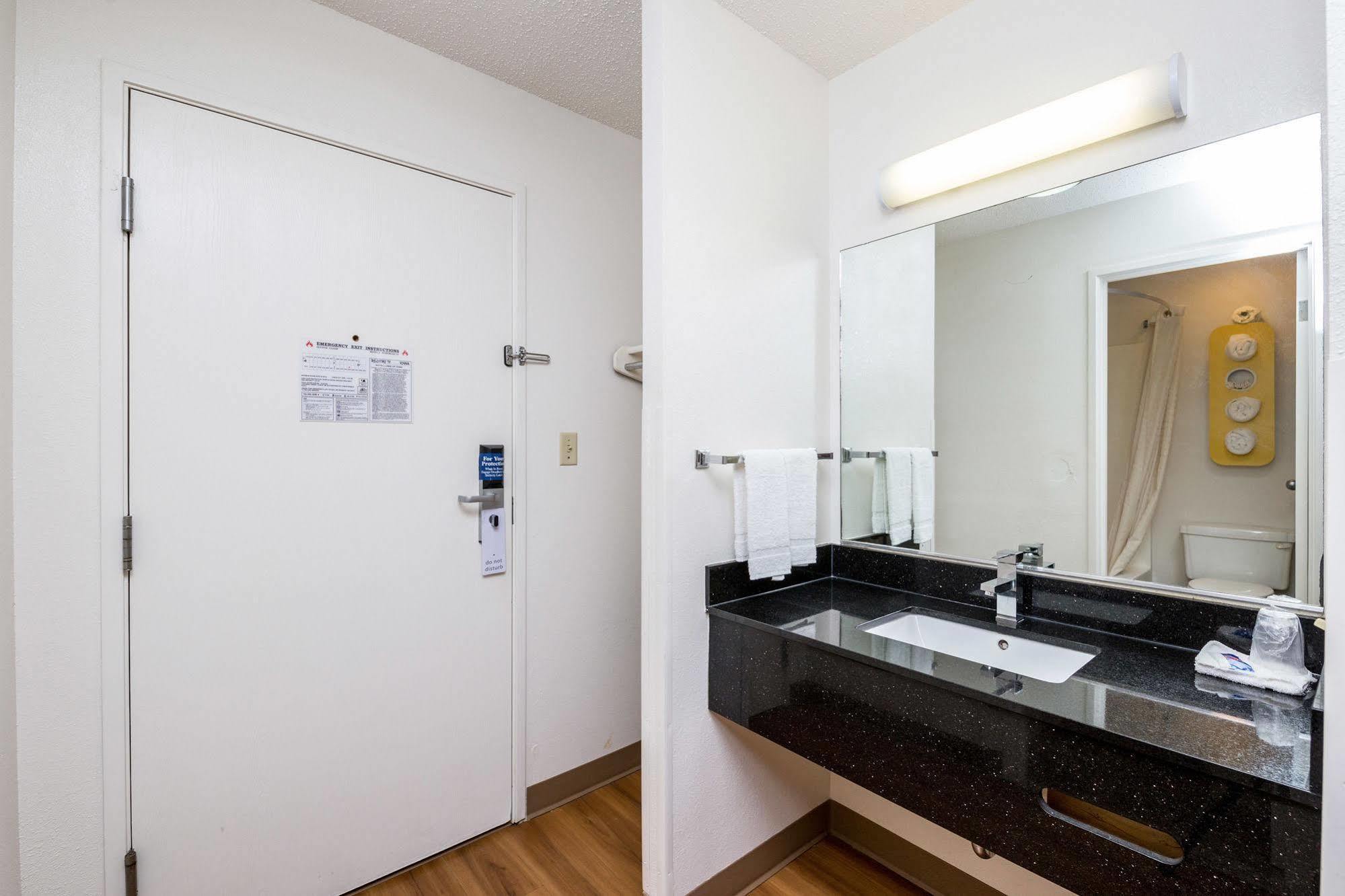 Motel 6-Waterloo, Ia Dış mekan fotoğraf