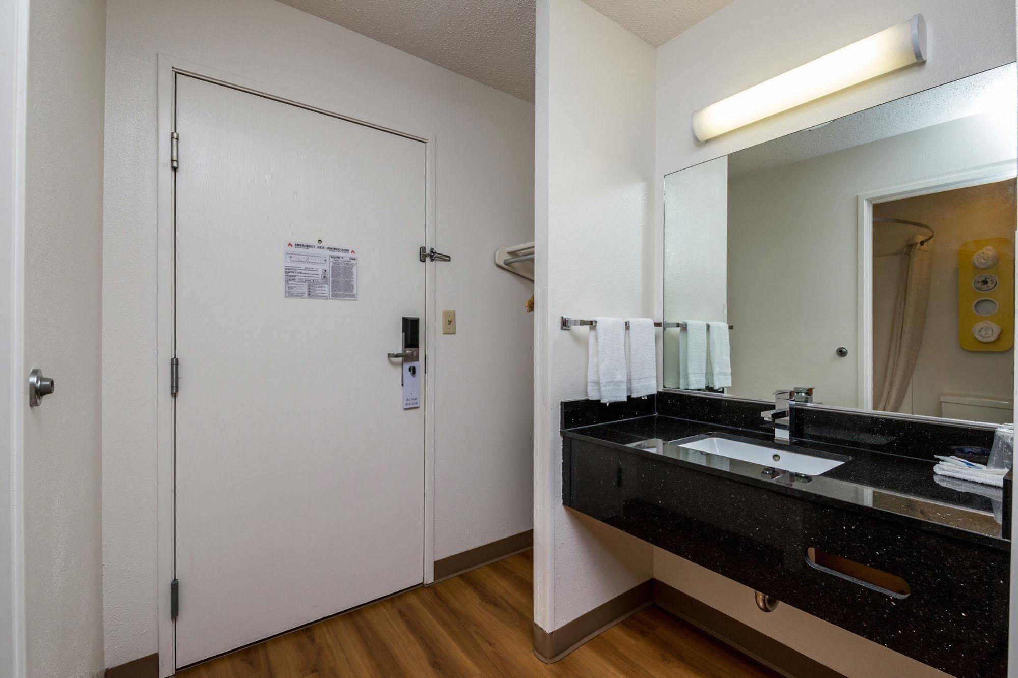 Motel 6-Waterloo, Ia Dış mekan fotoğraf