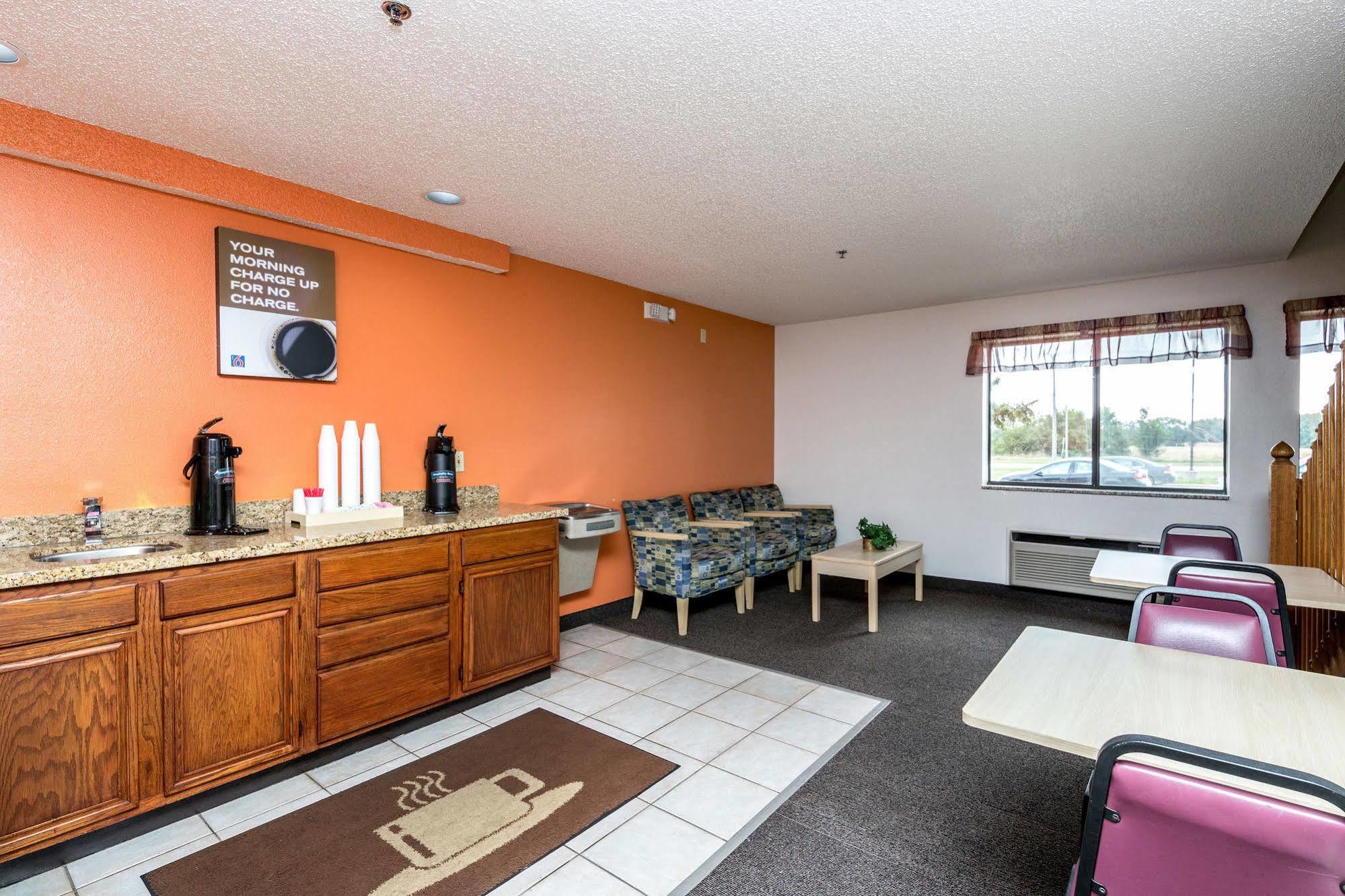 Motel 6-Waterloo, Ia Dış mekan fotoğraf