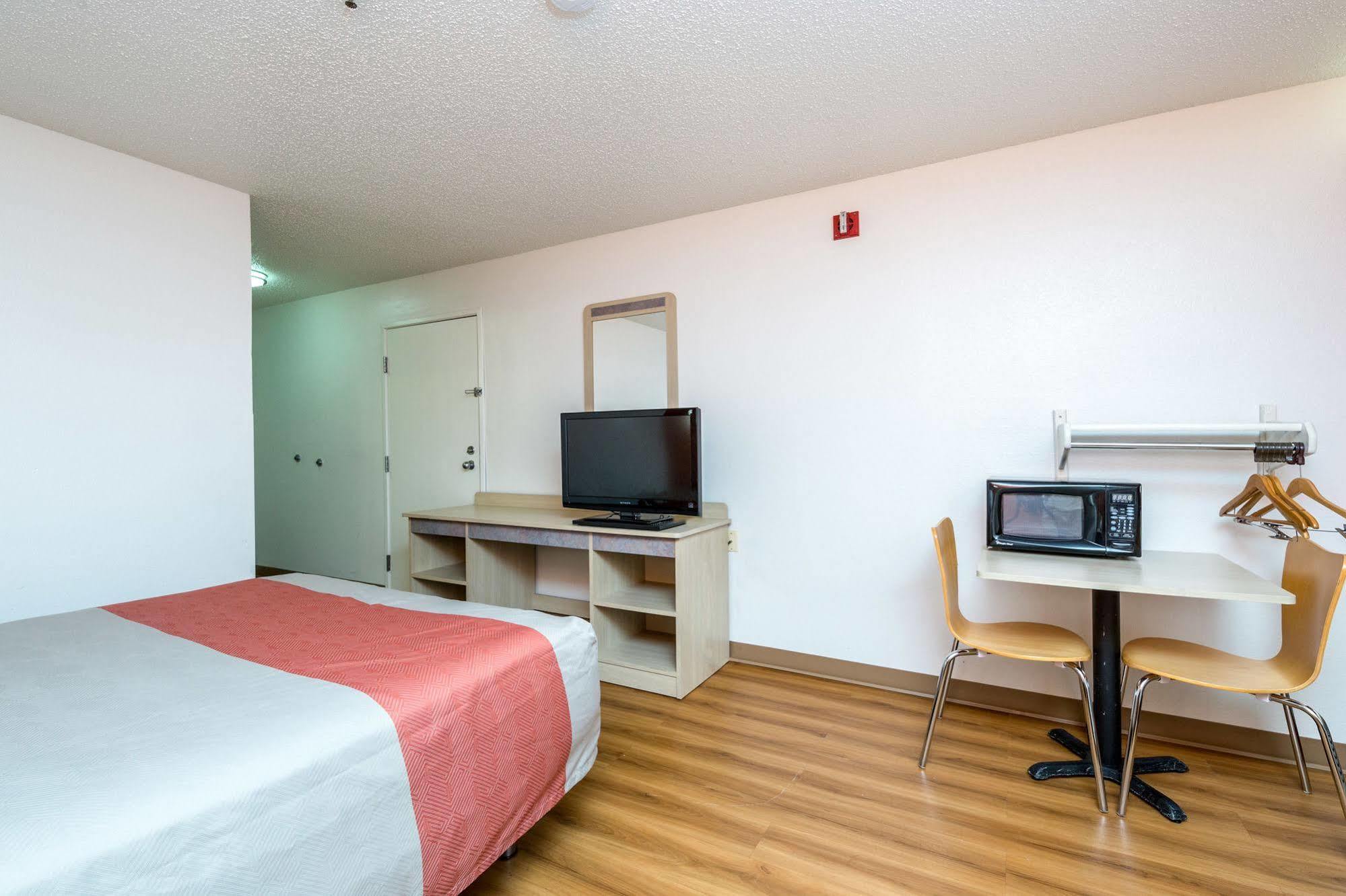 Motel 6-Waterloo, Ia Dış mekan fotoğraf
