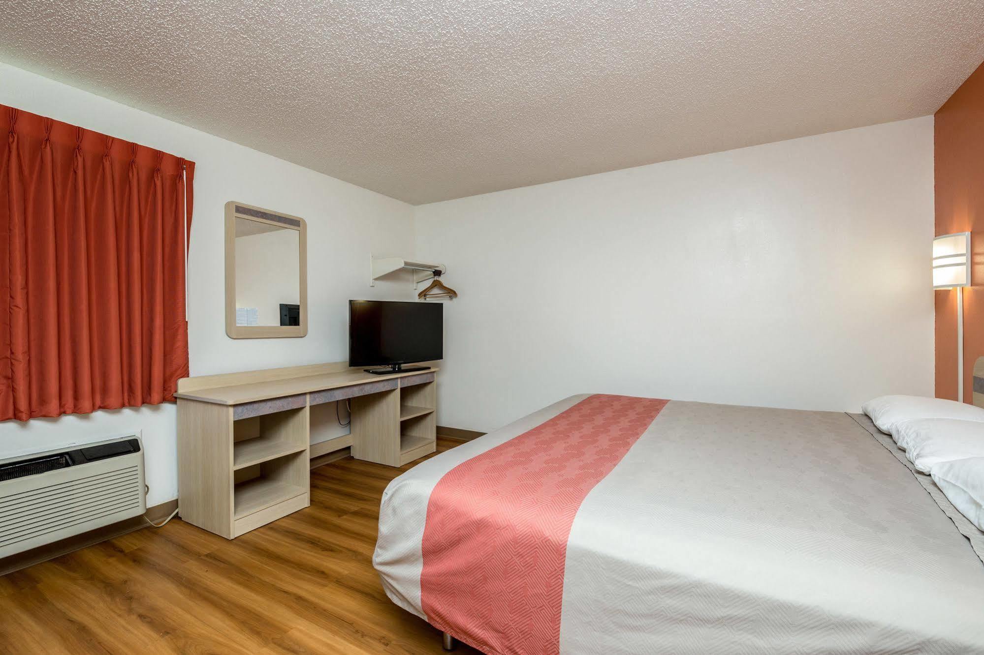 Motel 6-Waterloo, Ia Dış mekan fotoğraf